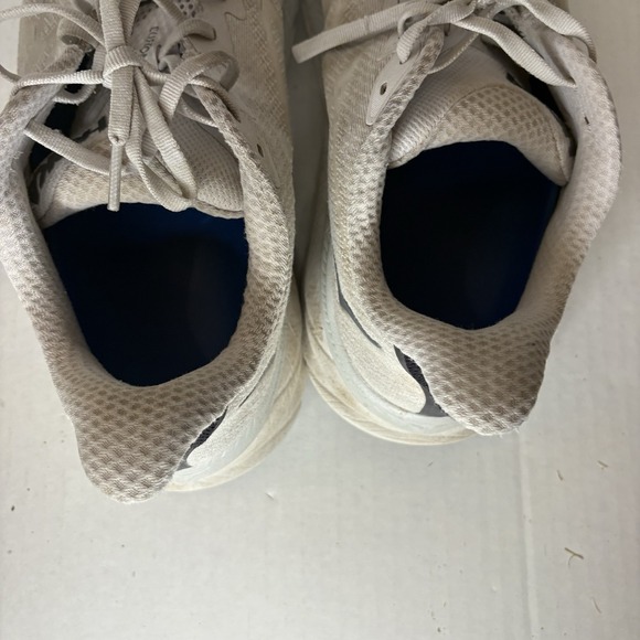 Hoka One One Clifton 9 White Running Shoes Mens 10.5 2E Wide - Picture 6 of 9